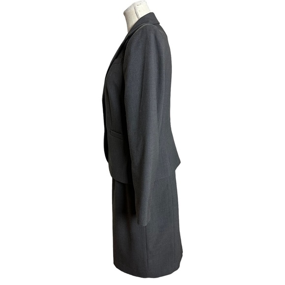 Calvin Klein Women's Grey 2 Piece Skirt Suit with‎ Two Button Blazer Size: 8 - Picture 2 of 15